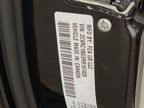 Used 2024 Chrysler Pacifica Touring-L image 29