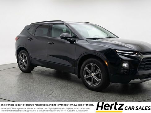 Used 2025 Chevrolet Blazer LT image 1