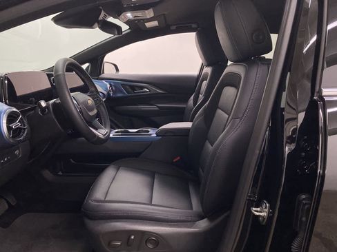 Used 2025 Chevrolet Equinox EV LT w/ Convenience Package image 14