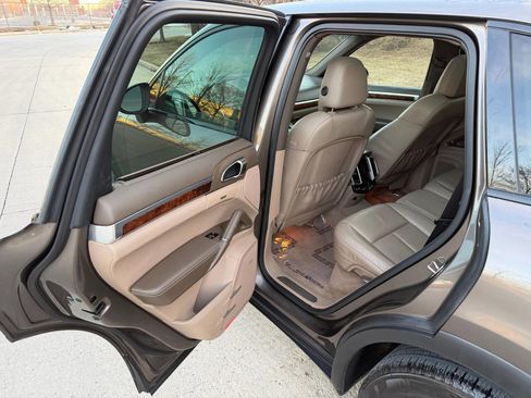 Used 2011 Porsche Cayenne S image 26