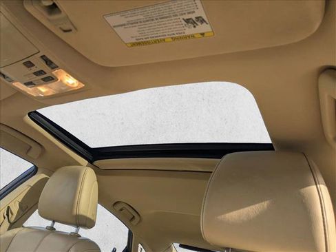 Used 2013 Toyota Avalon Limited image 16