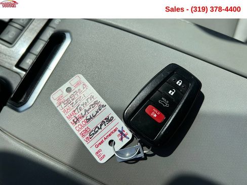 Certified 2021 Toyota Highlander Limited AWD/4WD image 27