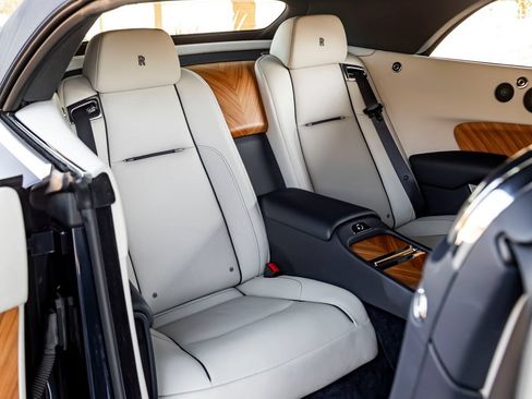 Certified 2016 Rolls-Royce Dawn RWD image 27