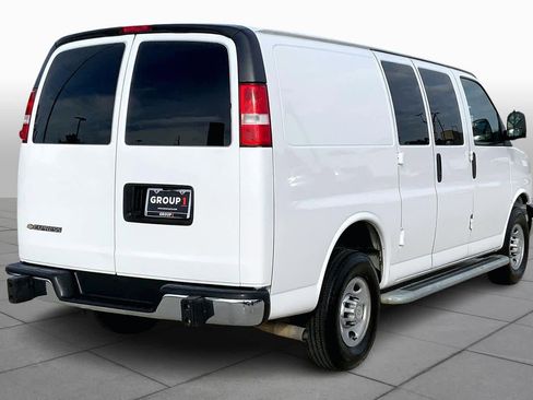 Used 2023 Chevrolet Express 2500 w/ Driver Convenience Package image 10