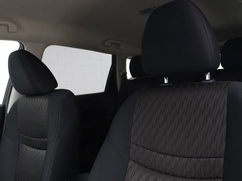 Used 2017 Nissan Rogue SV FWD image 13