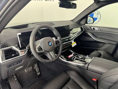 New 2026 BMW X5 xDrive40i w/ M Sport Package AWD/4WD image 11