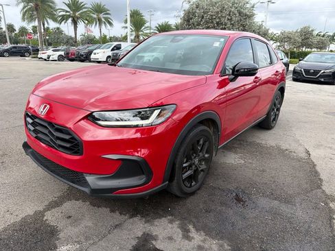 Used 2025 Honda HR-V Sport image 3