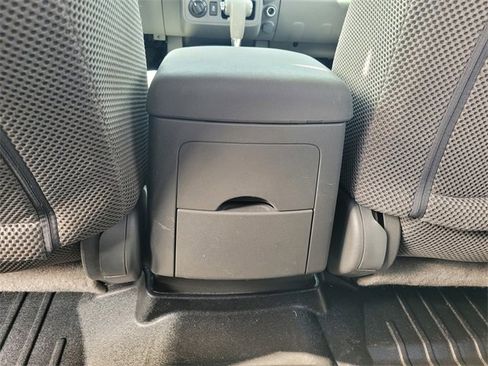 Used 2016 Nissan Frontier SV image 17