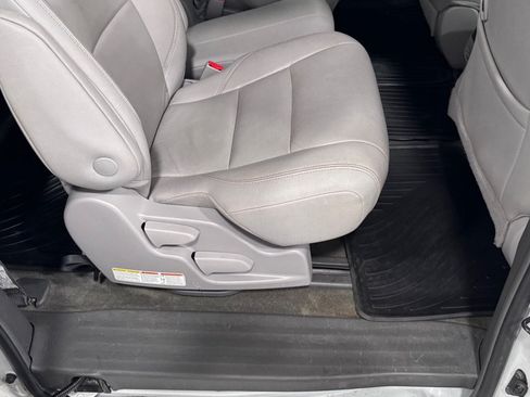 Used 2018 Toyota Sienna XLE Premium FWD image 24