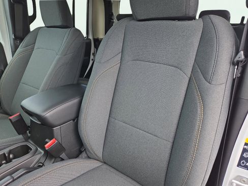 New 2025 Jeep Gladiator Sport image 12