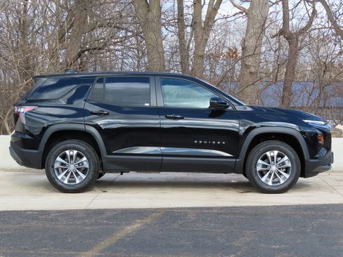 New 2026 Chevrolet Equinox LT AWD/4WD image 2