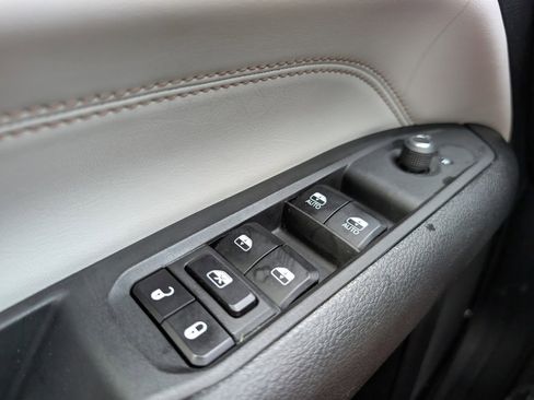 Used 2022 Jeep Compass Limited image 30