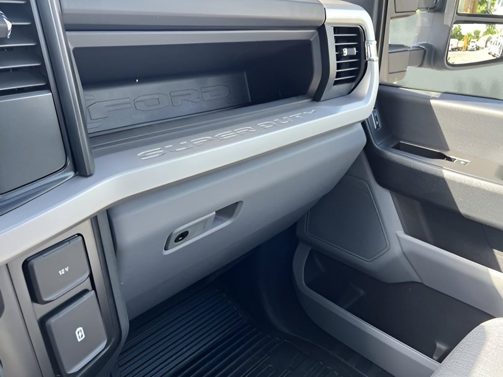 Used 2025 Ford F450 XL RWD image 34