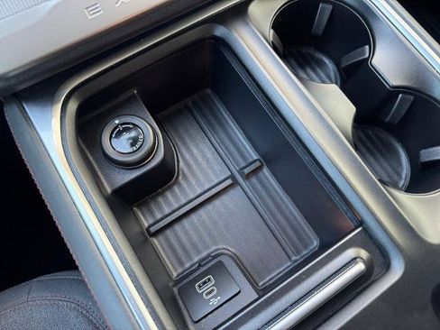 Certified 2025 Ford Expedition Active image 24