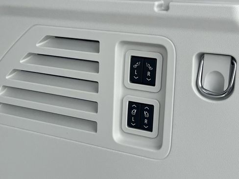 New 2025 Buick Enclave Avenir image 22