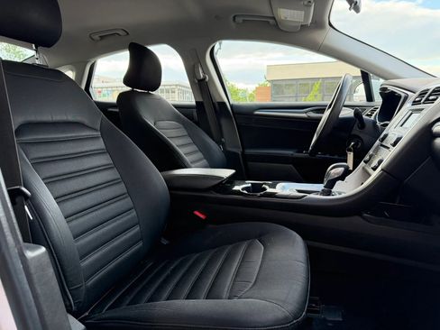 Used 2016 Ford Fusion SE FWD image 16