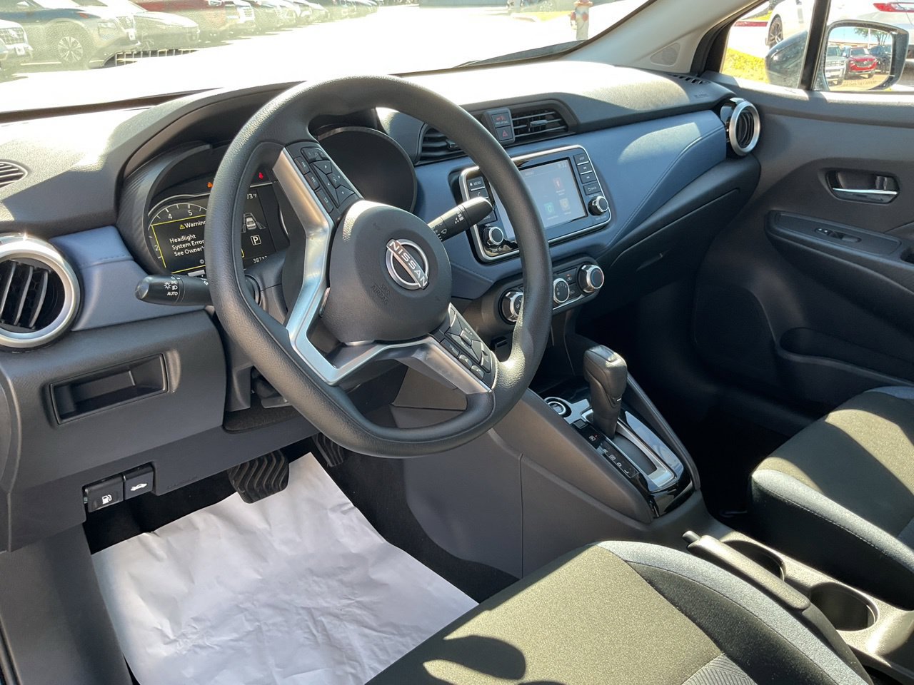 Used 2025 Nissan Versa SV FWD image 11