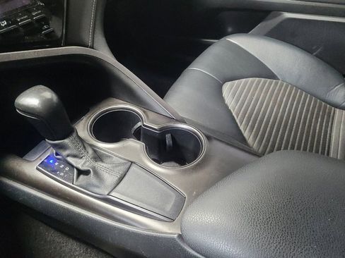 Used 2021 Toyota Camry SE FWD image 26