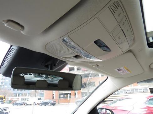 Certified 2022 Mercedes-Benz GLC 300 GLC 300 4MATIC image 17