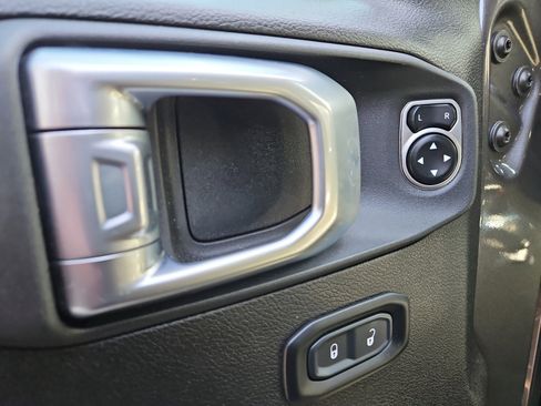 Used 2024 Jeep Gladiator Mojave w/ Safety Group image 21