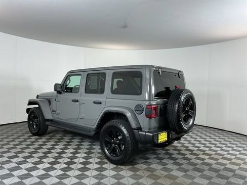 Used 2021 Jeep Wrangler Unlimited Sahara AWD/4WD image 7