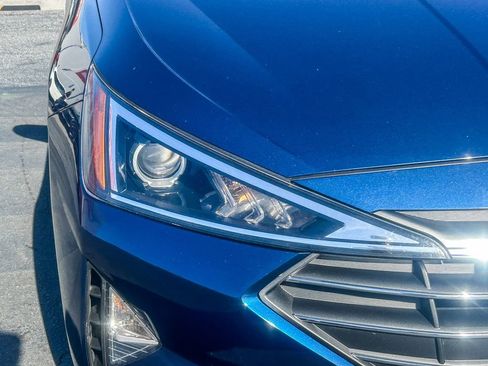 Used 2020 Hyundai Elantra SE FWD image 5