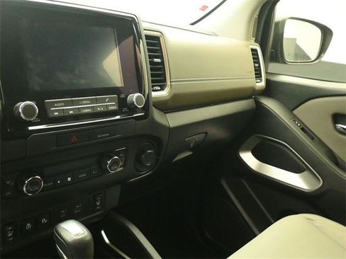 Used 2022 Nissan Frontier SV image 14