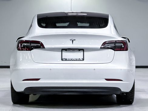 Used 2018 Tesla Model 3 Long Range RWD image 10