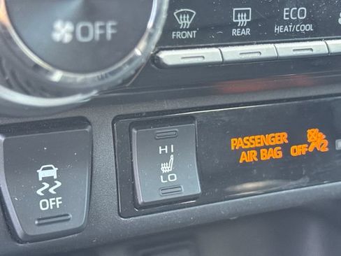 Used 2019 Toyota RAV4 XLE Premium FWD image 23