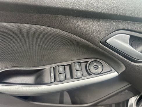 Used 2013 Ford Focus SE FWD image 18