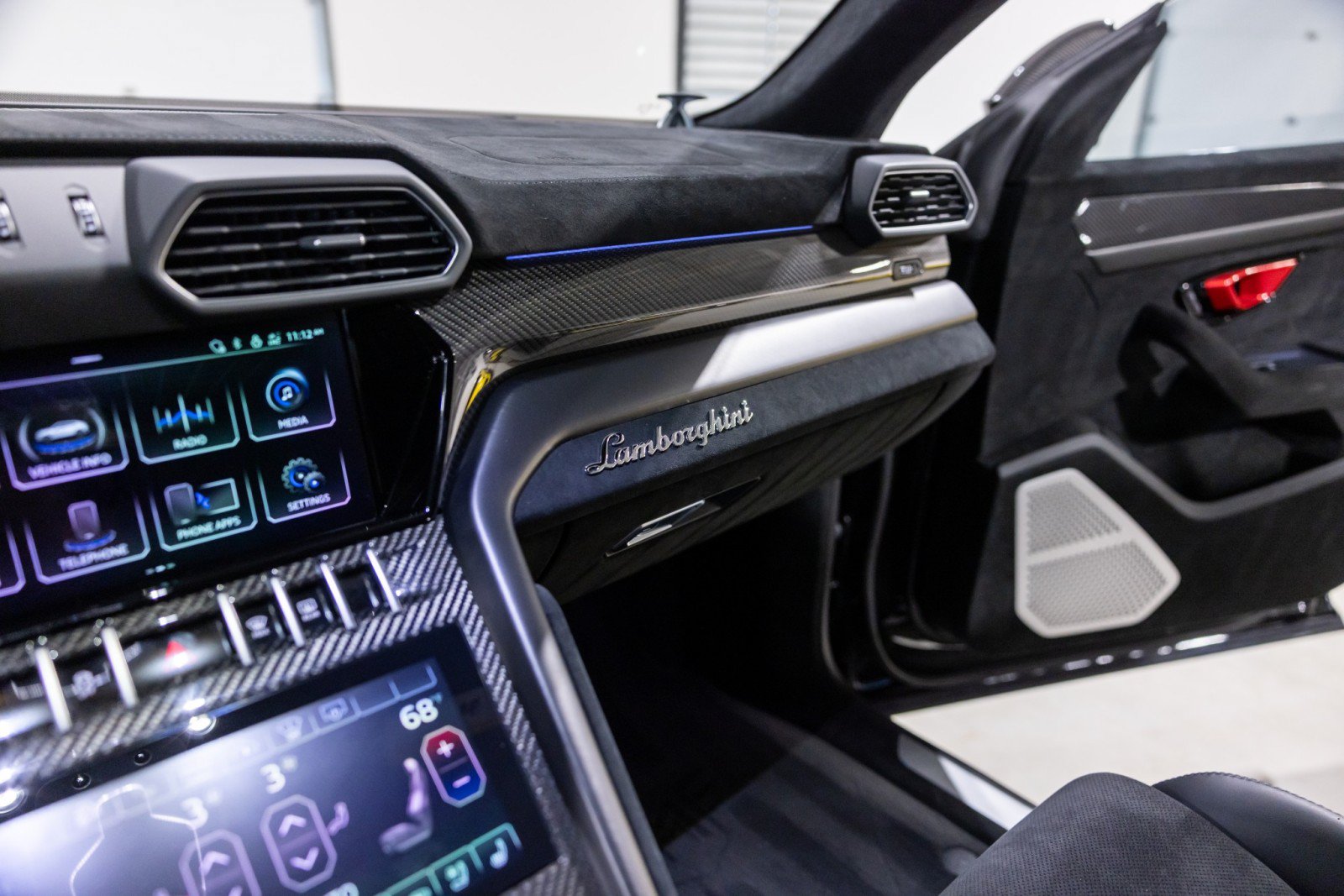 Used 2024 Lamborghini Urus Performante AWD/4WD image 49