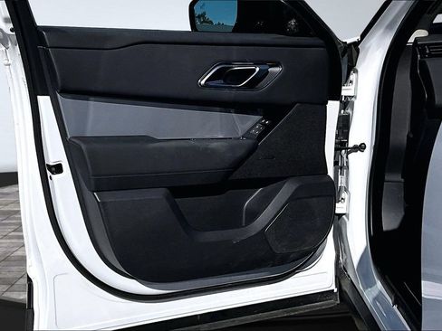 Used 2024 Land Rover Range Rover Velar S image 12