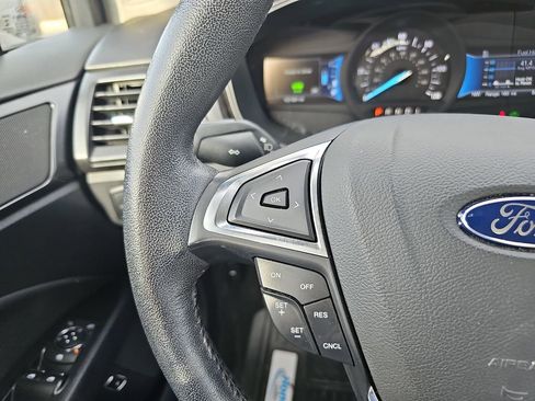 Used 2018 Ford Fusion SE image 19