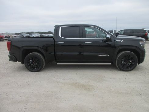 New 2026 GMC Sierra 1500 Denali w/ Denali Reserve Package image 3