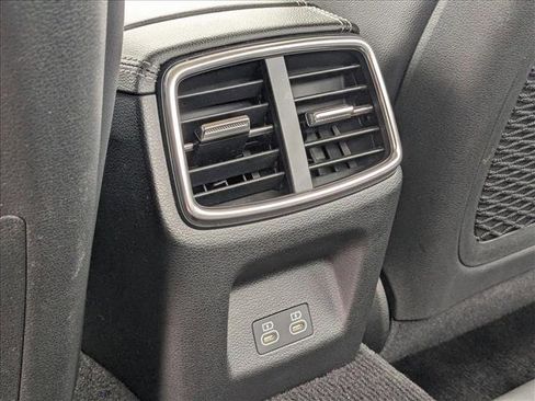 Used 2025 Genesis G70 2.5T RWD image 16