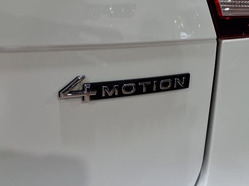 Used 2022 Volkswagen Tiguan SE image 8