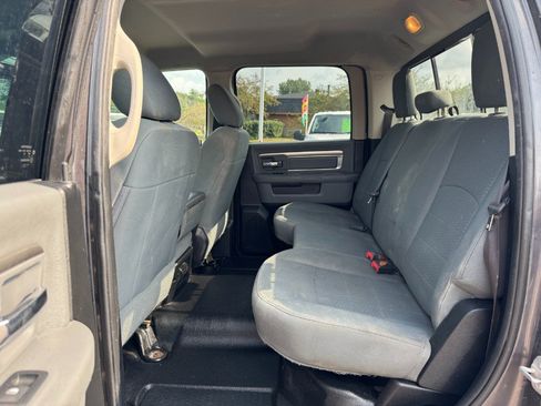 Used 2017 RAM 1500 Classic SLT AWD/4WD image 16