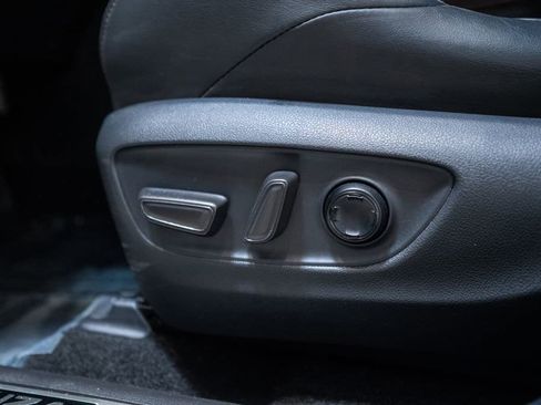 Used 2021 Toyota Venza XLE w/ Softex Package image 22