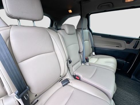 Used 2023 Honda Odyssey Touring image 34