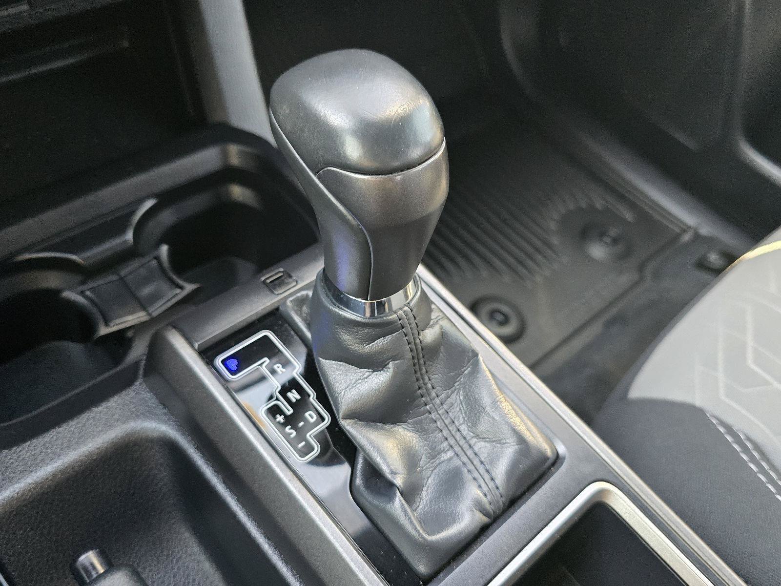 Used 2022 Toyota Tacoma TRD Off-Road AWD/4WD image 25