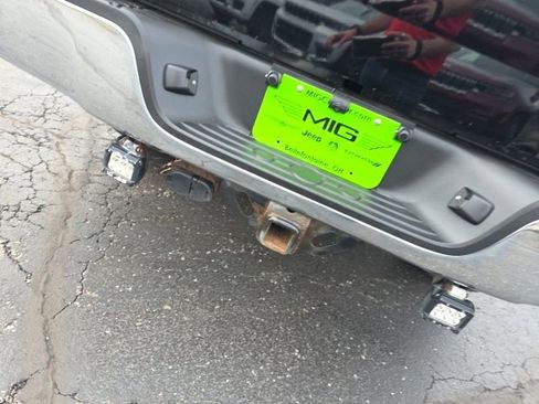 Used 2011 Toyota Tundra Grade w/ SR5 Pkg image 8