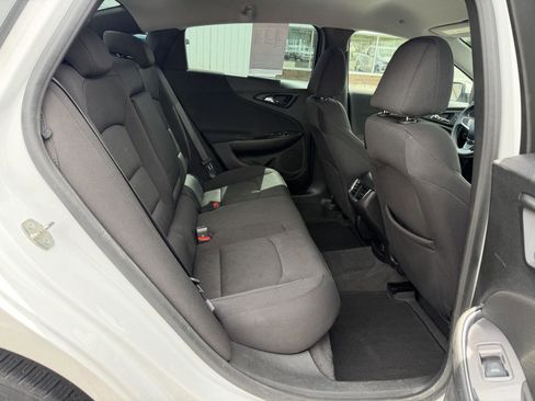 Used 2019 Chevrolet Malibu LT FWD image 18