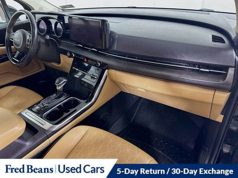 Used 2022 Kia Carnival EX image 31