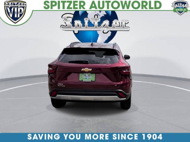 Used 2025 Chevrolet Trax LT FWD image 13