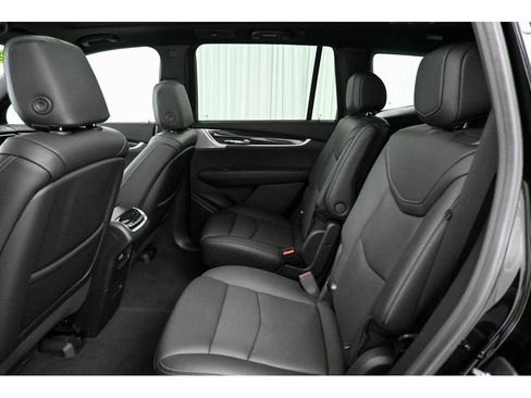 Certified 2023 Cadillac XT6 Premium Luxury AWD/4WD image 23
