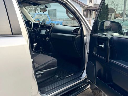 Used 2019 Toyota 4Runner TRD Off-Road AWD/4WD image 22