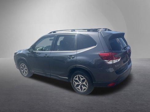 Used 2022 Subaru Forester Premium AWD/4WD image 6