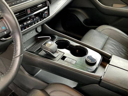 Used 2023 Nissan Rogue Platinum w/ Platinum Premium Package image 18