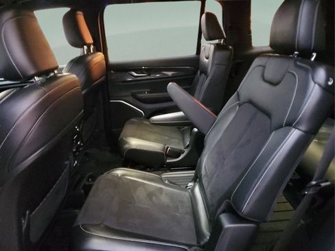 Certified 2022 Jeep Grand Cherokee L Altitude image 9