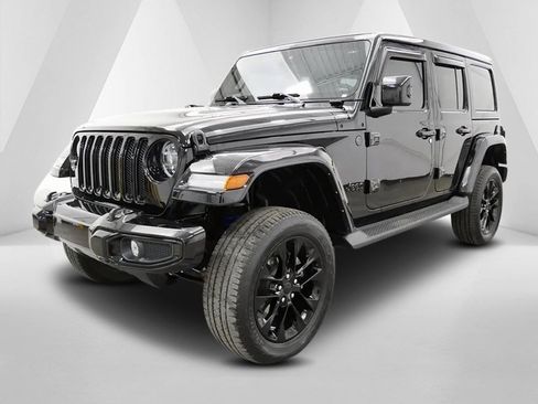 Used 2021 Jeep Wrangler Unlimited Sahara image 3